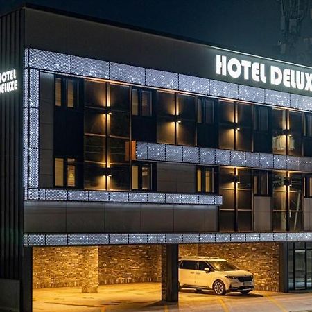 Deluxe Motel Geoje Exterior foto