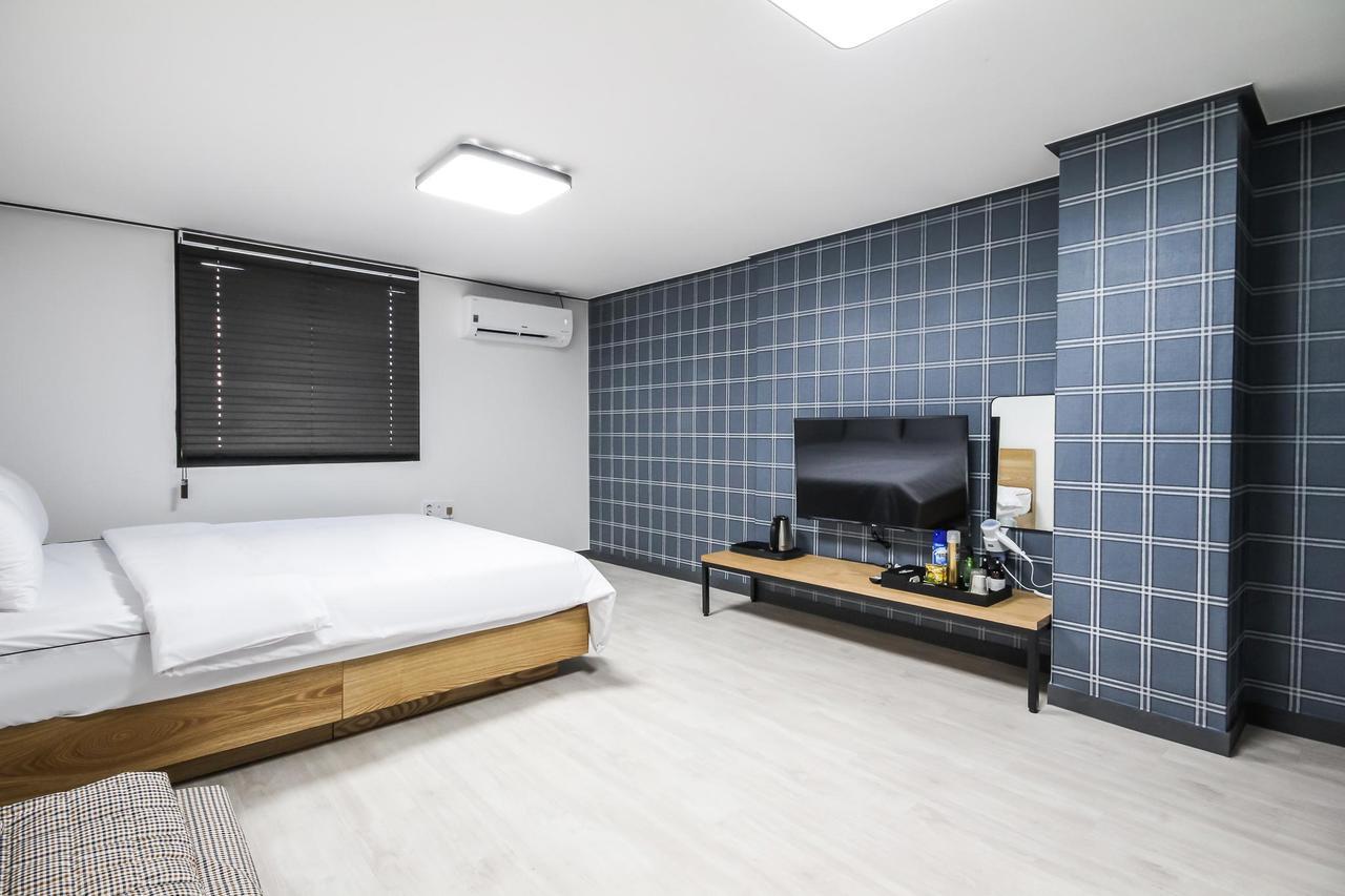 Deluxe Motel Geoje Exterior foto