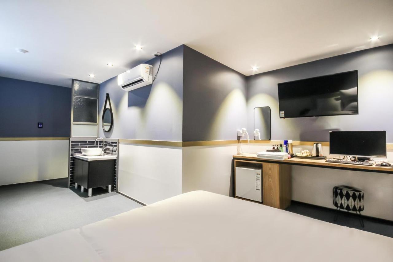 Deluxe Motel Geoje Exterior foto