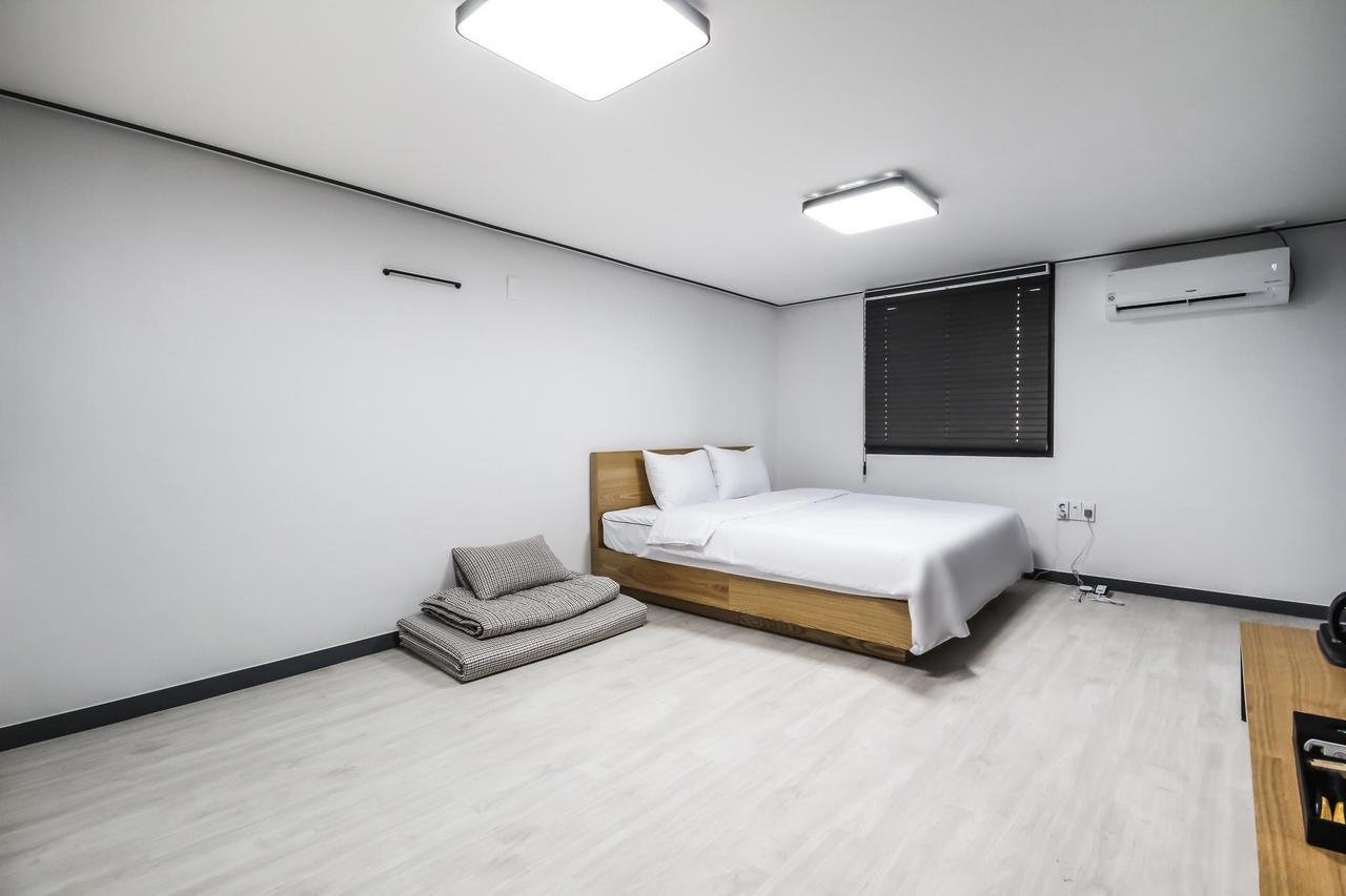 Deluxe Motel Geoje Exterior foto